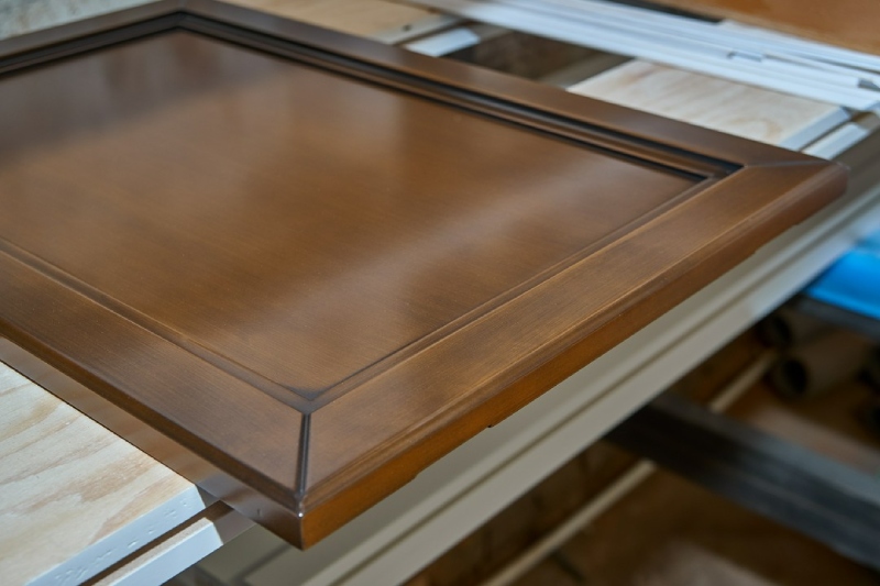 polakierowany front meblowy